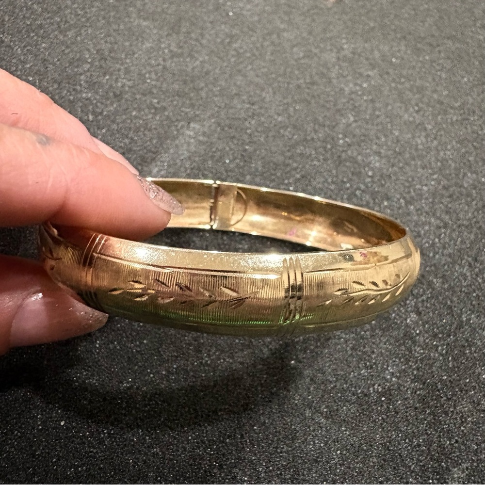 10k Solid Gold Michael Anthony Bangle Bracelet - image 8